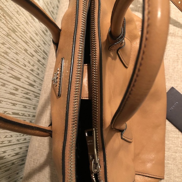 Authentic Prada Milano Leather Double Zip Tote - Picture 7 of 13